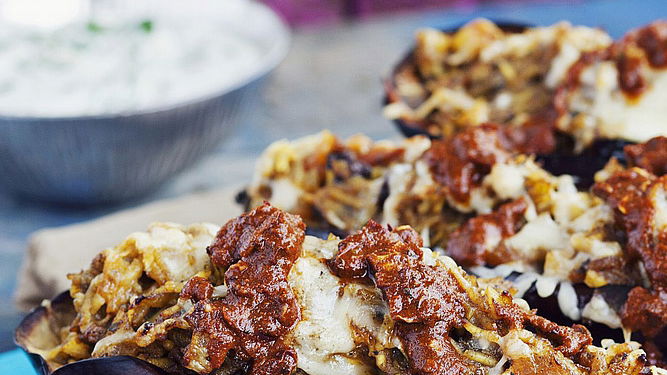 Gefüllte Aubergine mit laktosefreiem Joghurt 