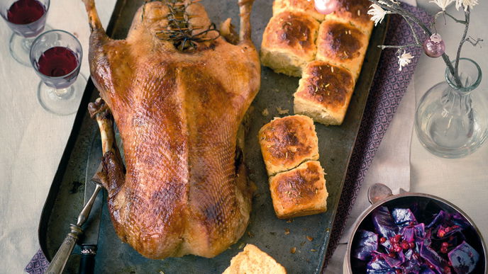 Gans mit Preiselbeer-Rotkohl