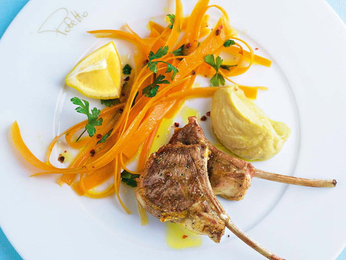 Gegrillte Lammkoteletts mit Kichererbsen-Creme - Das leckere Rezept für das Fleischgericht finden Sie bei uns