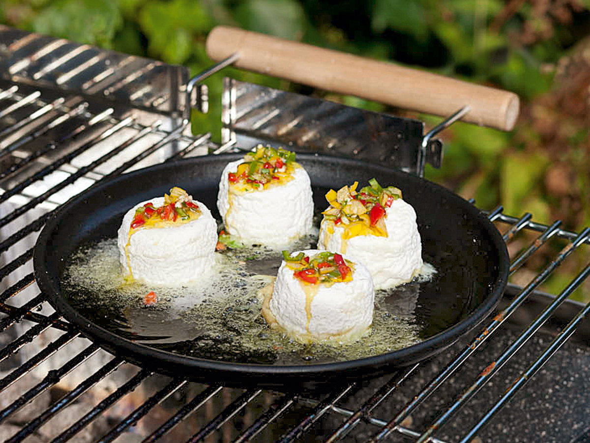 Gegrillter Ziegenkäse - So gelingen Ihnen ganz einfach leckere vegetarische Grill-Rezepte