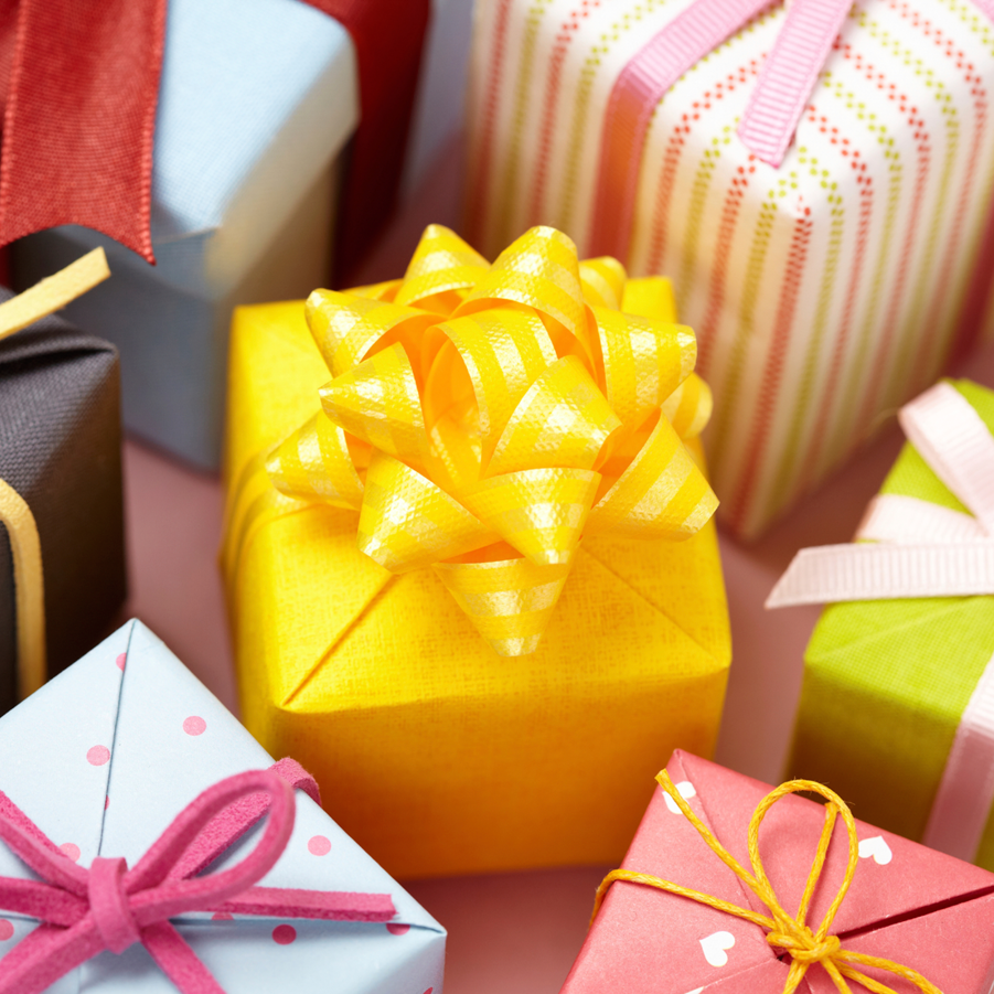 Bunt verpackte Geschenke