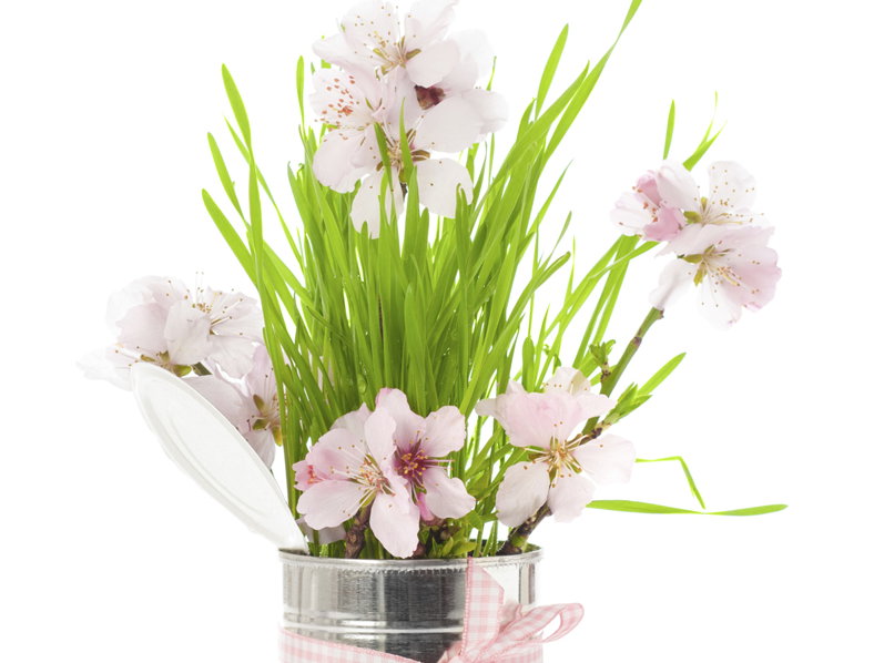 Blechdose mit Blumengesteck