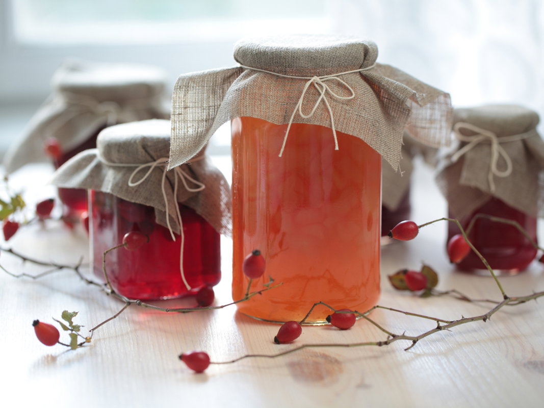 Quittengelee und Beeren