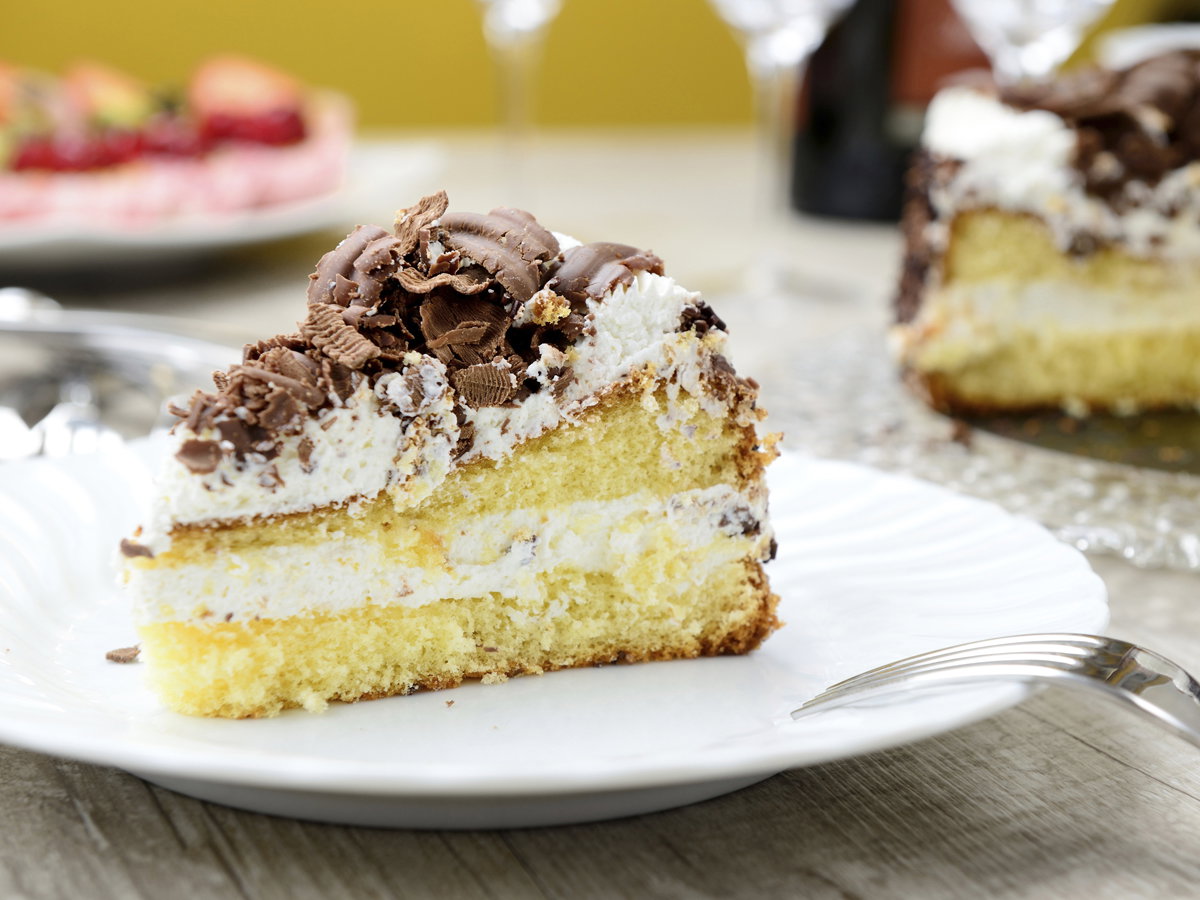 Geeiste Grillage-Torte - So machen Sie die perfekte Grillage-Torte einfach selber