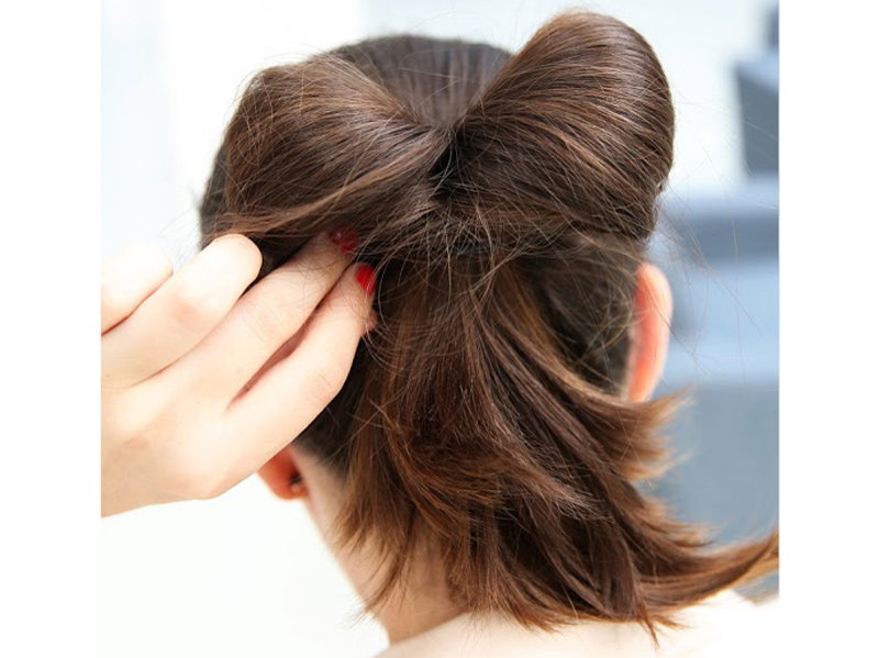 Frisuren-Anleitung: Haarschleife Step 3