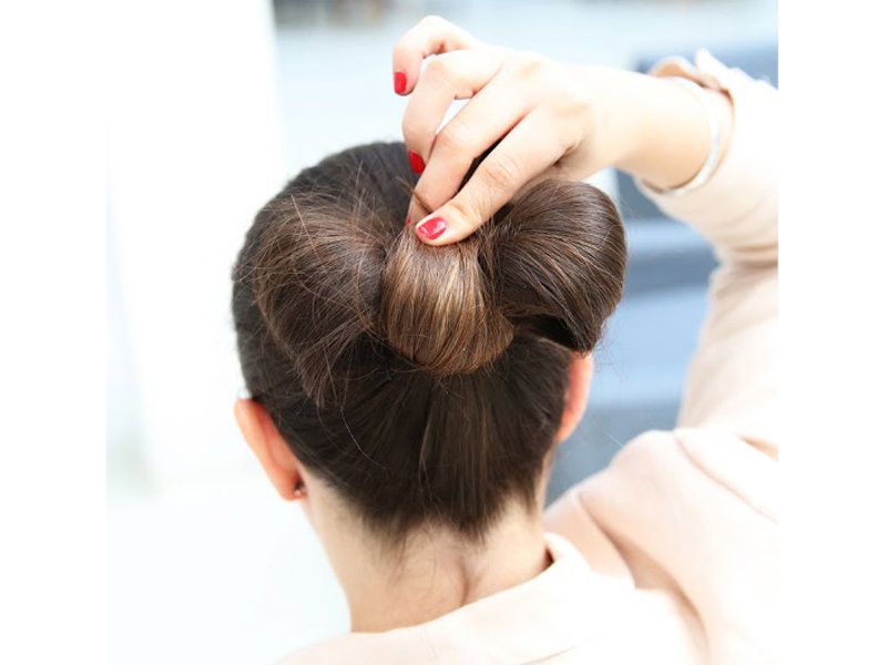 Frisuren-Anleitung: Haarschleife Step 4