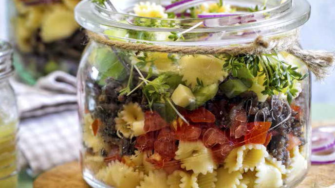 Hackfleisch-Nudelsalat mit Käse