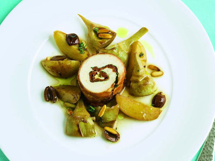 Hähnchen-Involtini mit Artischockengemüse - Das leckere Rezept von Star-Köchin Cornelia Poletto finden Sie bei uns