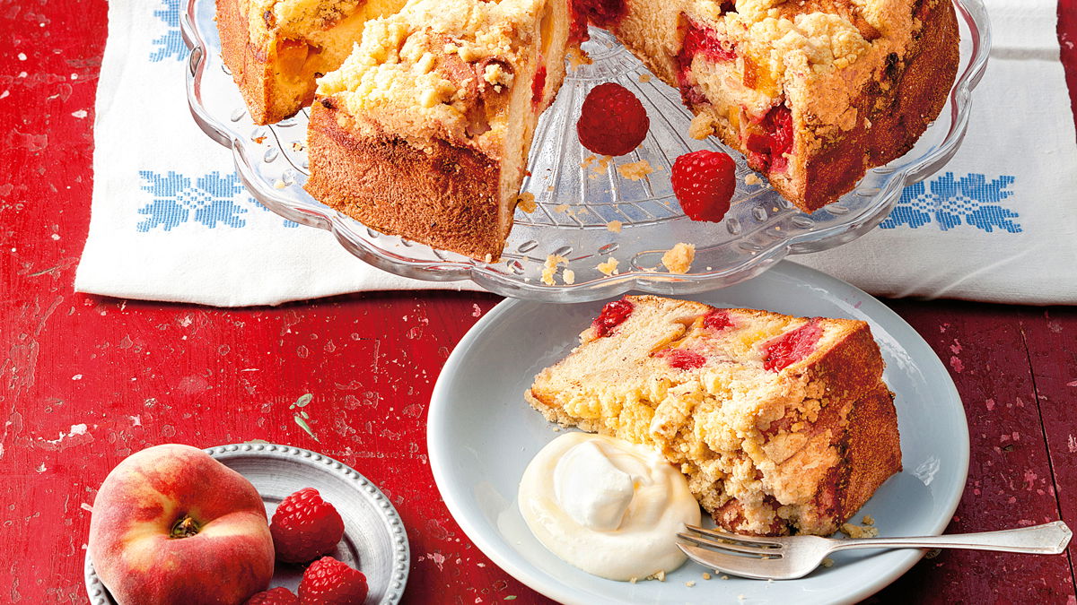 Vanillestreusel mit Himbeeren & Pfirsichen
