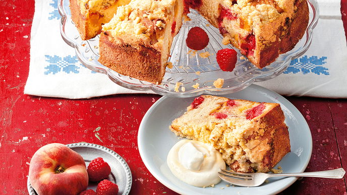 Vanillestreusel mit Himbeeren & Pfirsichen