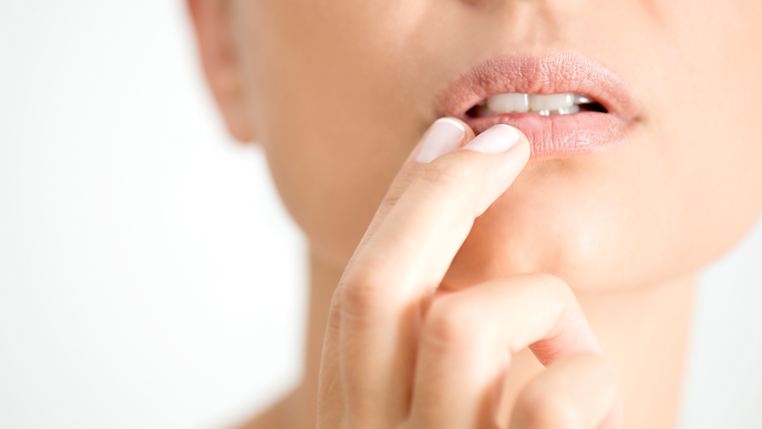Diese 5 Hausmittel können gegen Lippenherpes helfen