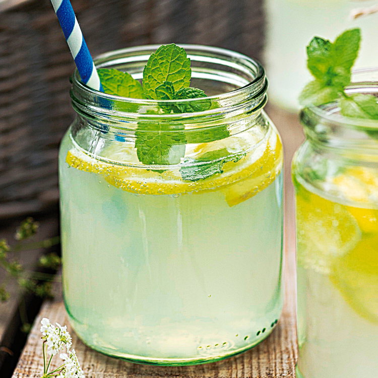 Ingwer-Limonade - Das erfrischende Rezept für den idealen Sommer-Drink finden Sie bei uns