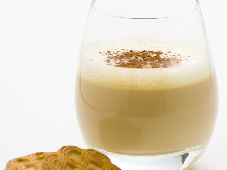 Heißer Kakao mit Kokosmilch