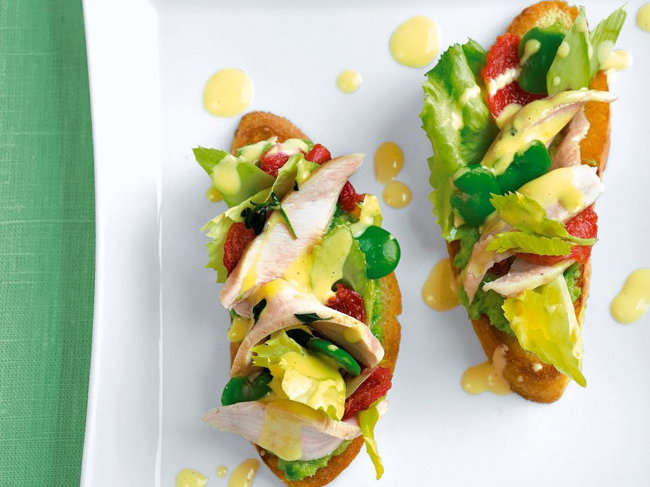 Kaninchen-Crostini mit Bohnenpüree