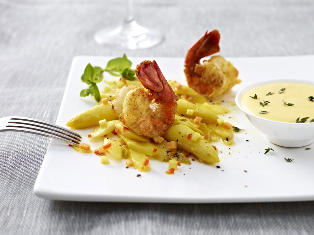 Spargel in Gemüse- Champagnervinaigrette mit dreierlei Thymian- Hollandaise und