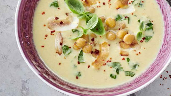 Kichererbsen-Kokos-Cremesuppe mit Chili und Kurkuma