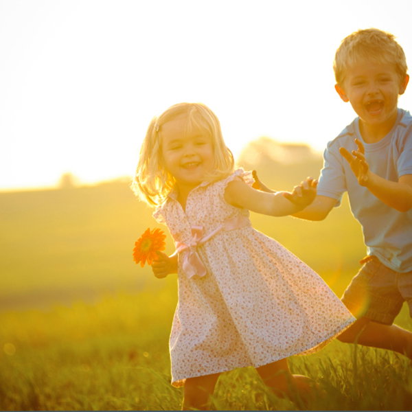 Spielende Kinder
