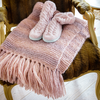 Flauschige Decke selber stricken 