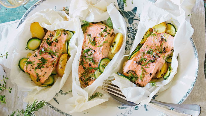 Rezept für Lachsfilets im Pergament mit Dill-Aioli