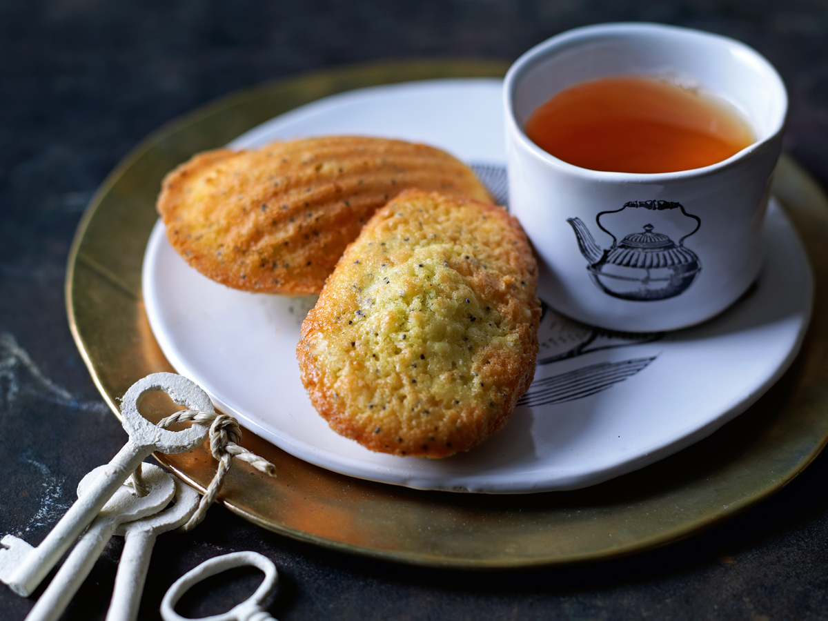 Lemon Poppyseed Madeleine von Cynthia Barcomi - Das leckere Rezept gibt es bei uns