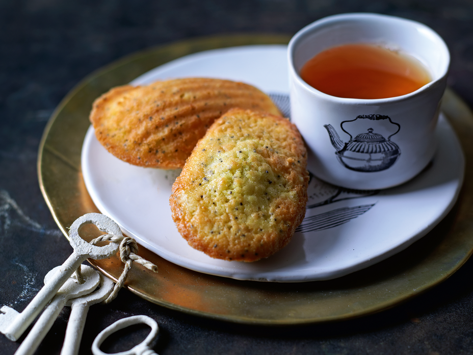 Lemon Poppyseed Madeleine von Cynthia Barcomi - Das leckere Rezept gibt es bei uns