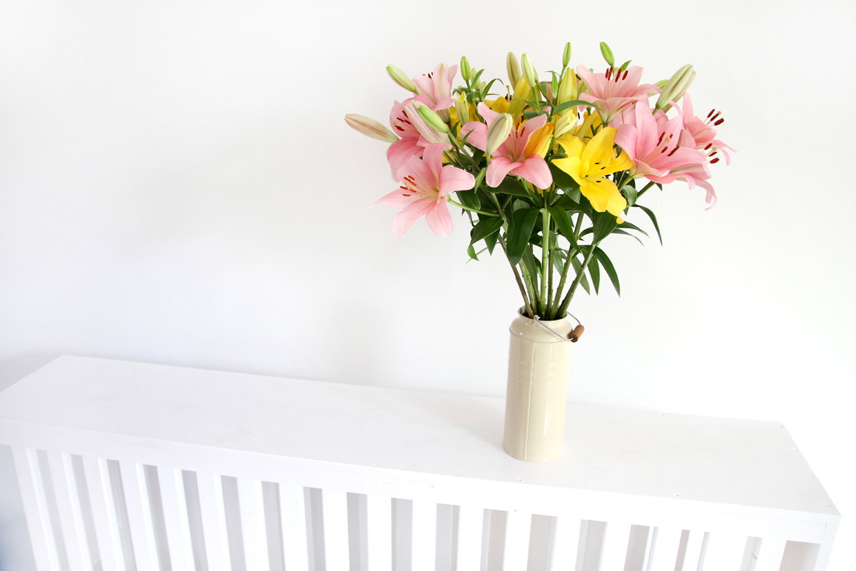 Lilien Vase - Ob Glasvasen, Designer-Vasen oder schlichte Vasen, wir zeigen Ihnen, welche Blumen sich in den Vasen besonders schön machen
