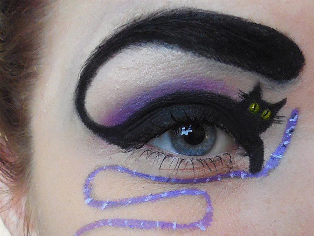 Katzen-Augen-Make-up zu Halloween