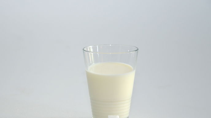 Diese 3 Dinge passieren, wenn Sie jeden Tag Milch trinken