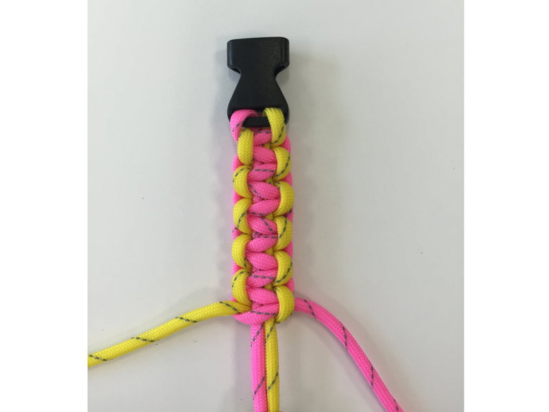 Anleitung für Paracord-Armband Schritt 8