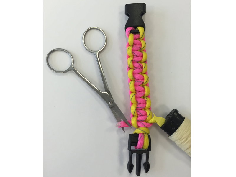 Anleitung für Paracord-Armband Schritt 9