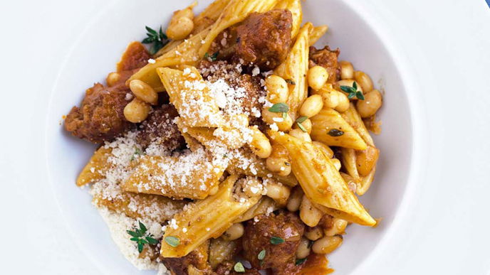 Für Salsiccia-Fans: Pikante Pasta mit weißen Bohnen von Cornelia Poletto