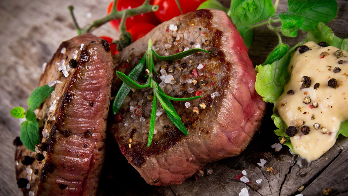 Steak braten: So wird es saftig und aromatisch