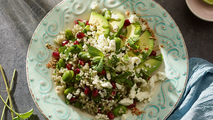 Perlgraupensalat mit Granatapfel und Feta