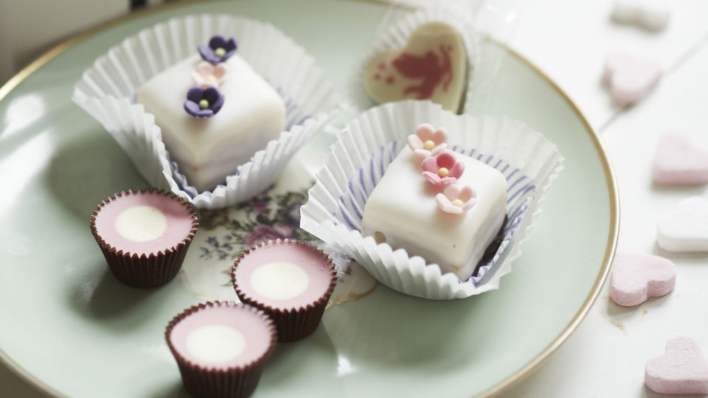 Kleine Gebäck-Kunstwerke: Petit Fours