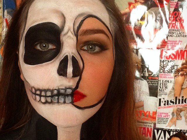 Totenkopf-Maske