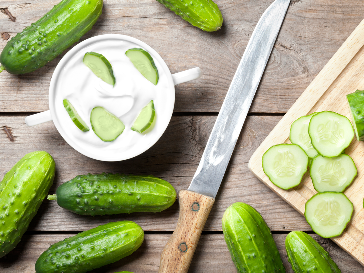 Leckerer Gurkensalat mit Joghurt  - Der Salat ist schnell gemacht und das Rezept gibt es hier bei uns