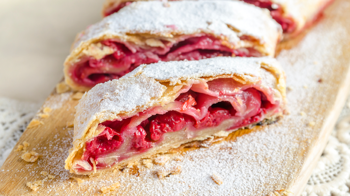 Saftiger Kirschstrudel