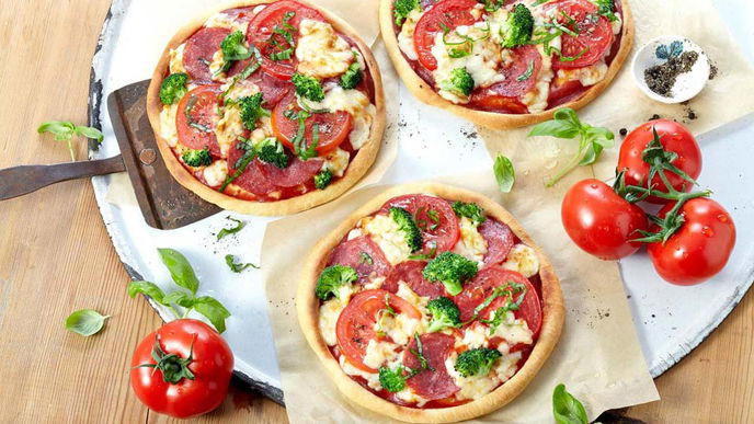 Rezept für Mini-Pizza aus Quark-Öl-Teig