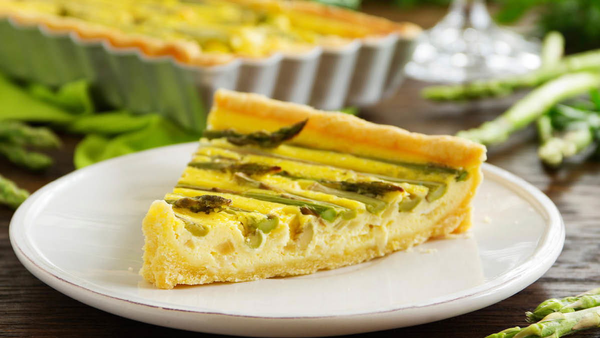 Sommerliche Spargel-Quiche