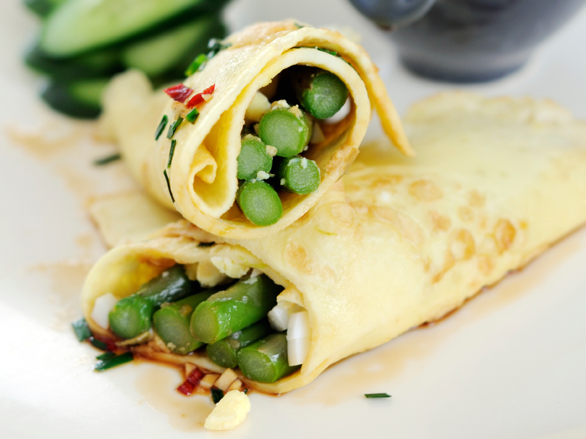 Crêpes gefüllt mit Spargel