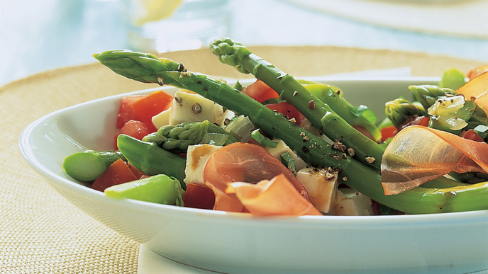 Rezept für Spargelsalat mit grünem Spargel und Himbeer-Vinaigrette