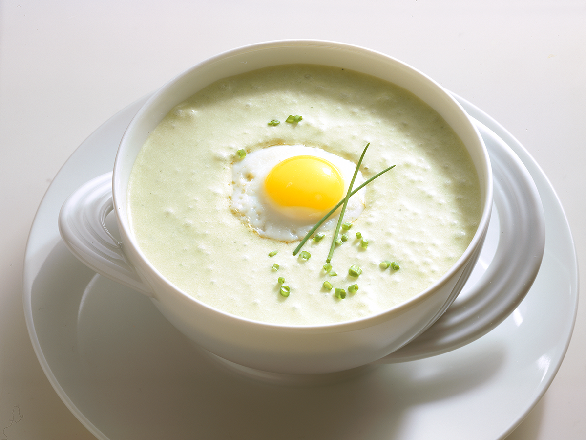Traditionell schwedische Kartoffelsuppe