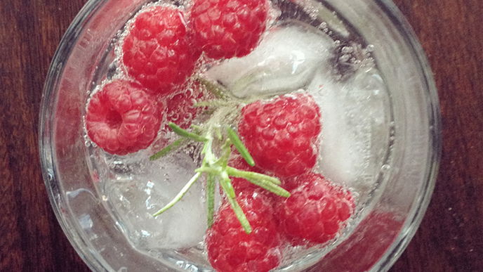 Himbeer-Rosmarin-Cocktail