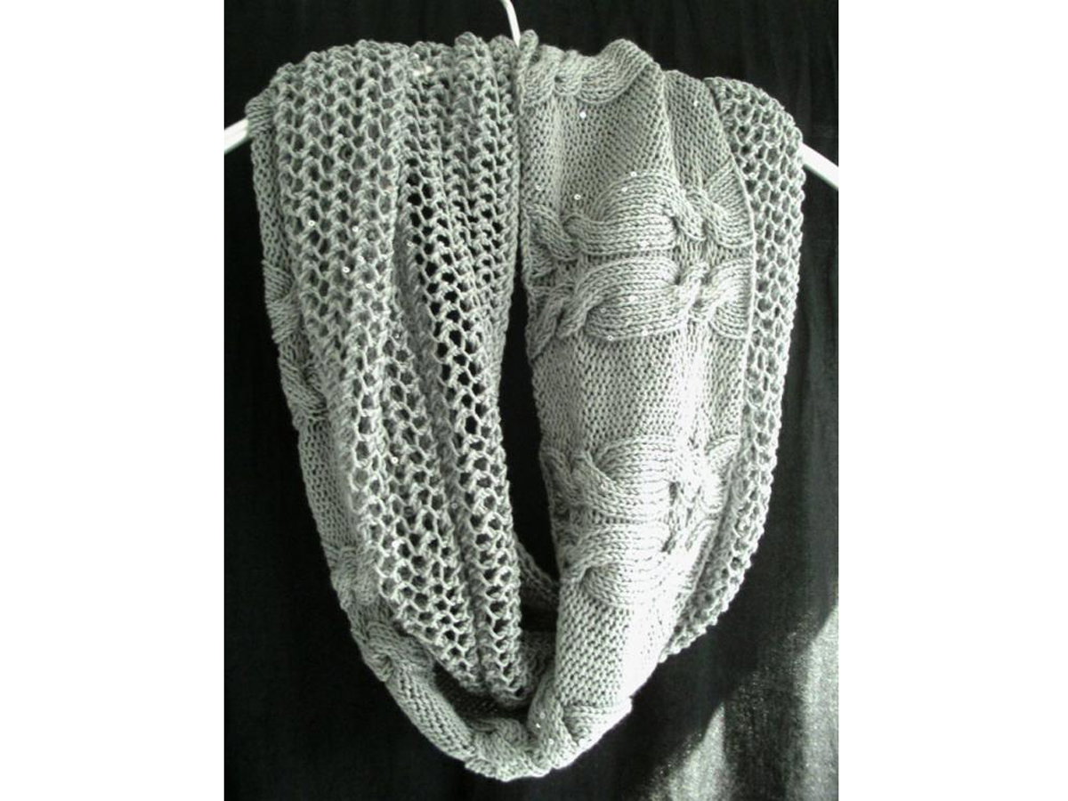 Hipper Loopschal - Mit der kostenlosen Anleitung stricken Sie einen hippen Loopschal