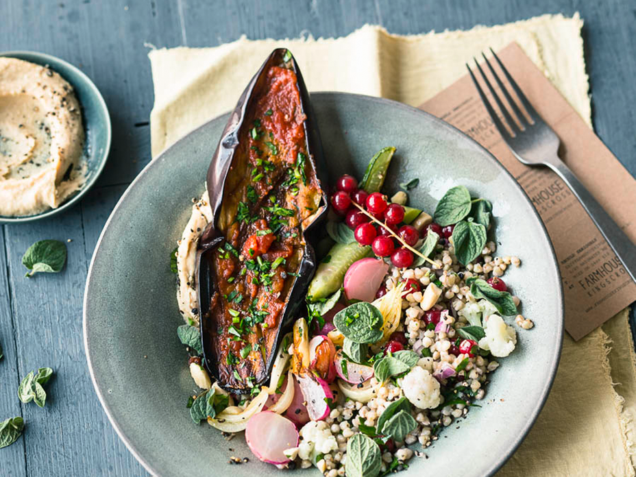 Salat mit Ofengemüse und Aubergine