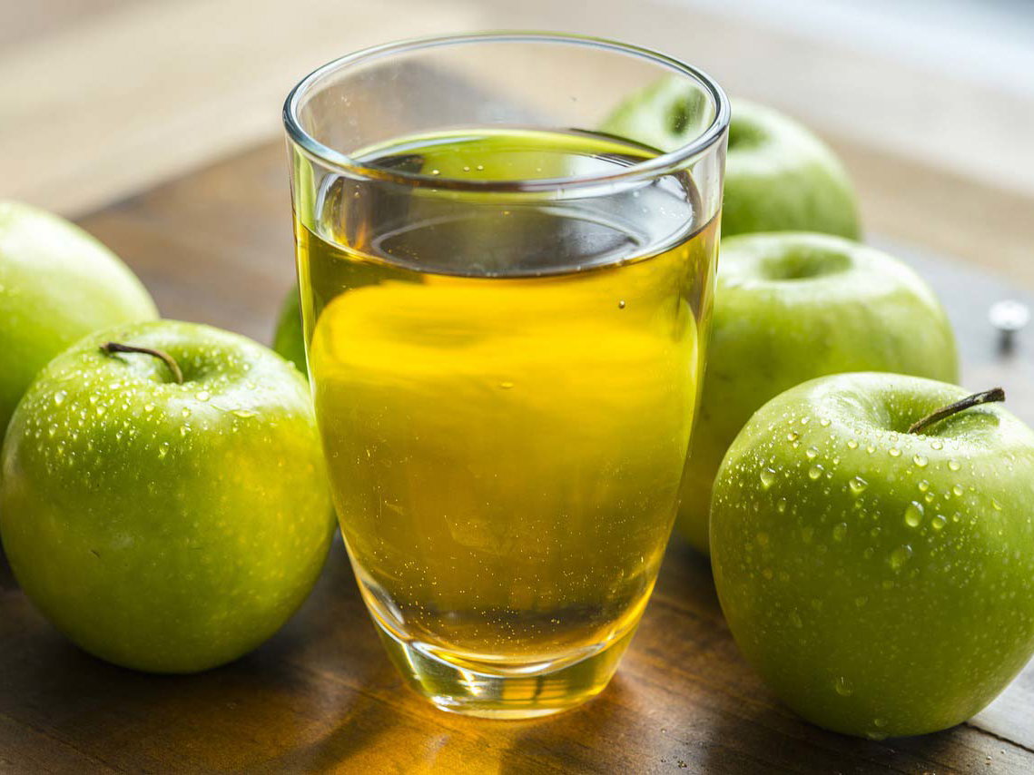 Schlankdrink mit Apfel und Apfelessig
