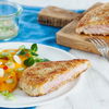 Schnitzel mit knuspriger Kokoskruste und Mango-Salat