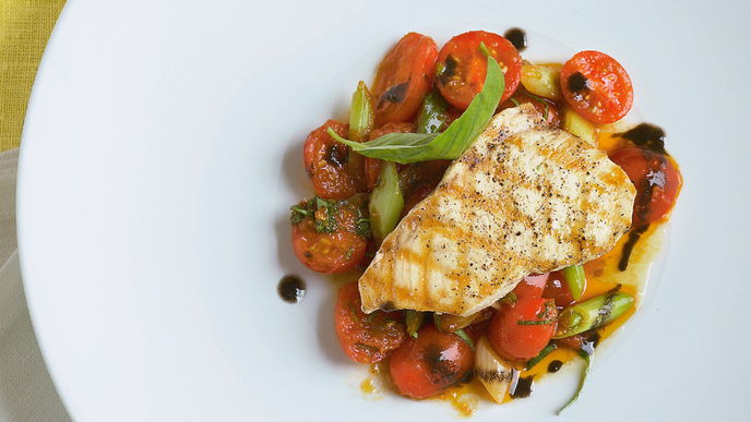 Gegriller Schwertfisch mit Gewürztomaten