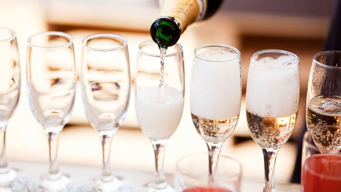 Sektempfang zur Hochzeit: So läuft alles glatt