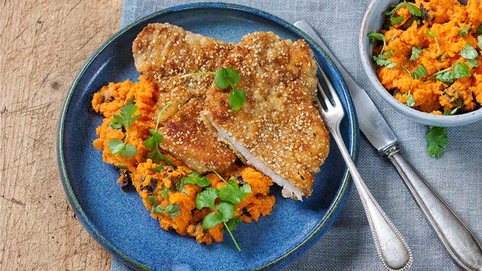Sesamschnitzel mit Süßkartoffelpüree